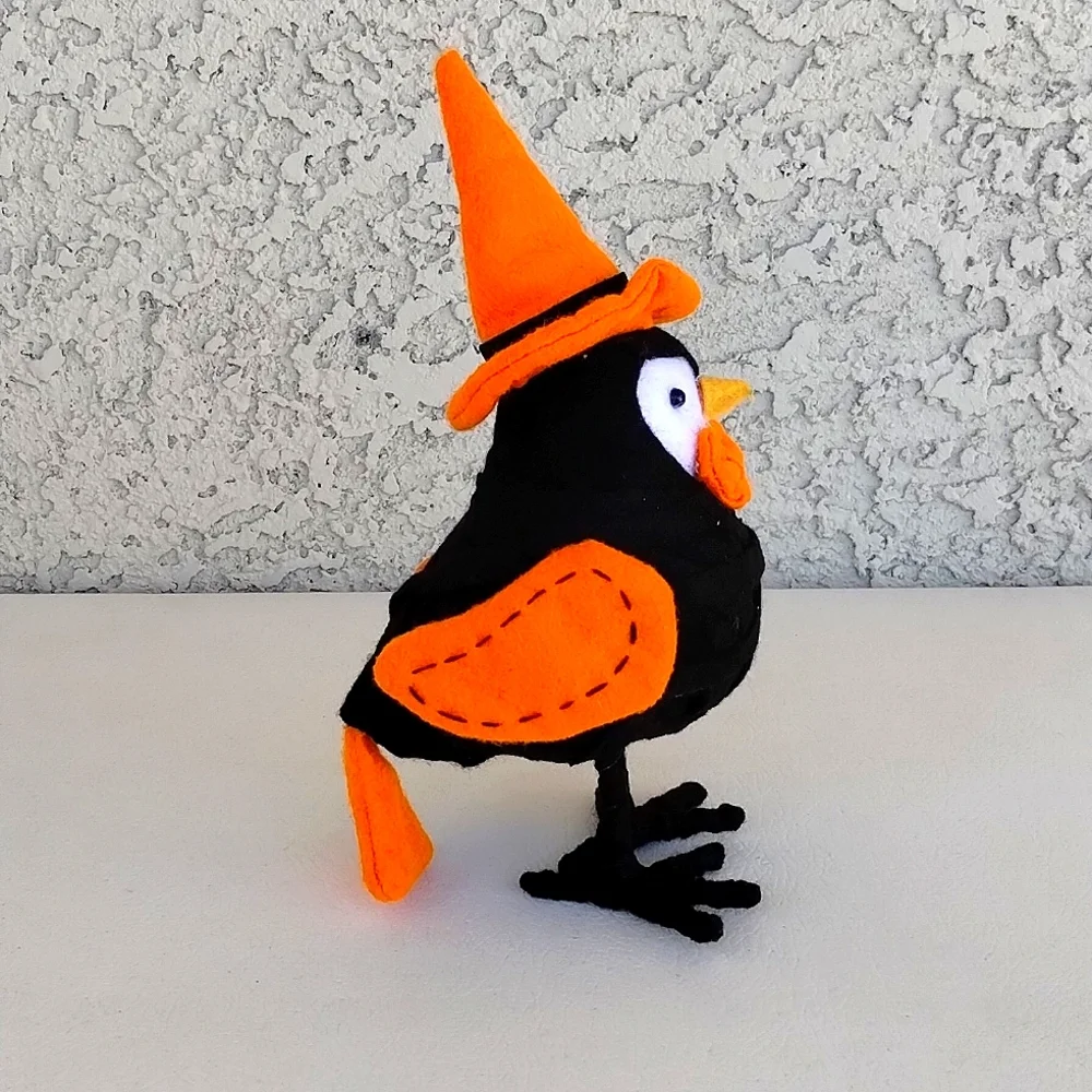 Target Hyde Eek Witch Bird 2016 Featherly Friends Halloween Black Orange Felt